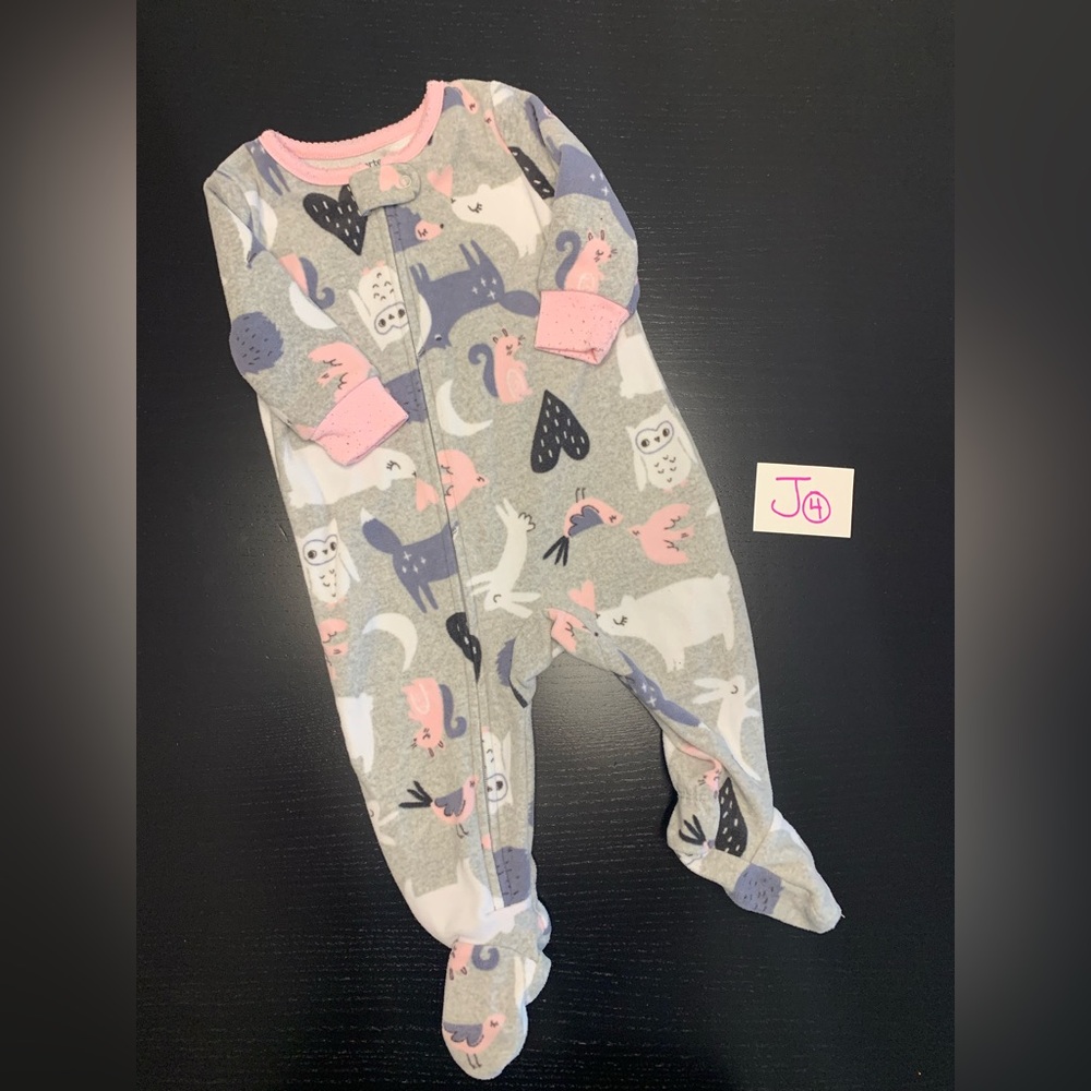 ⭐️2/$13.00⭐️ Carter’s 6m Animal Theme Sleeper